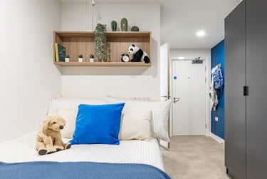 Classic En Suite at Croft Court, 16 Stokes Croft, St Paul's, Bristol, BS13PR - Image 2